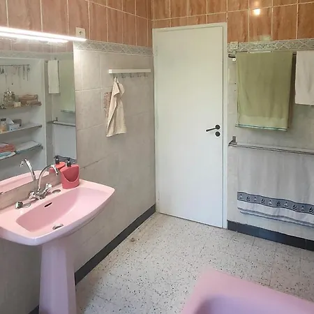 Grande Dans Maison En Garrigue Nimoise בית אירוח *